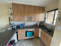 Kitchen of property in Sagewood