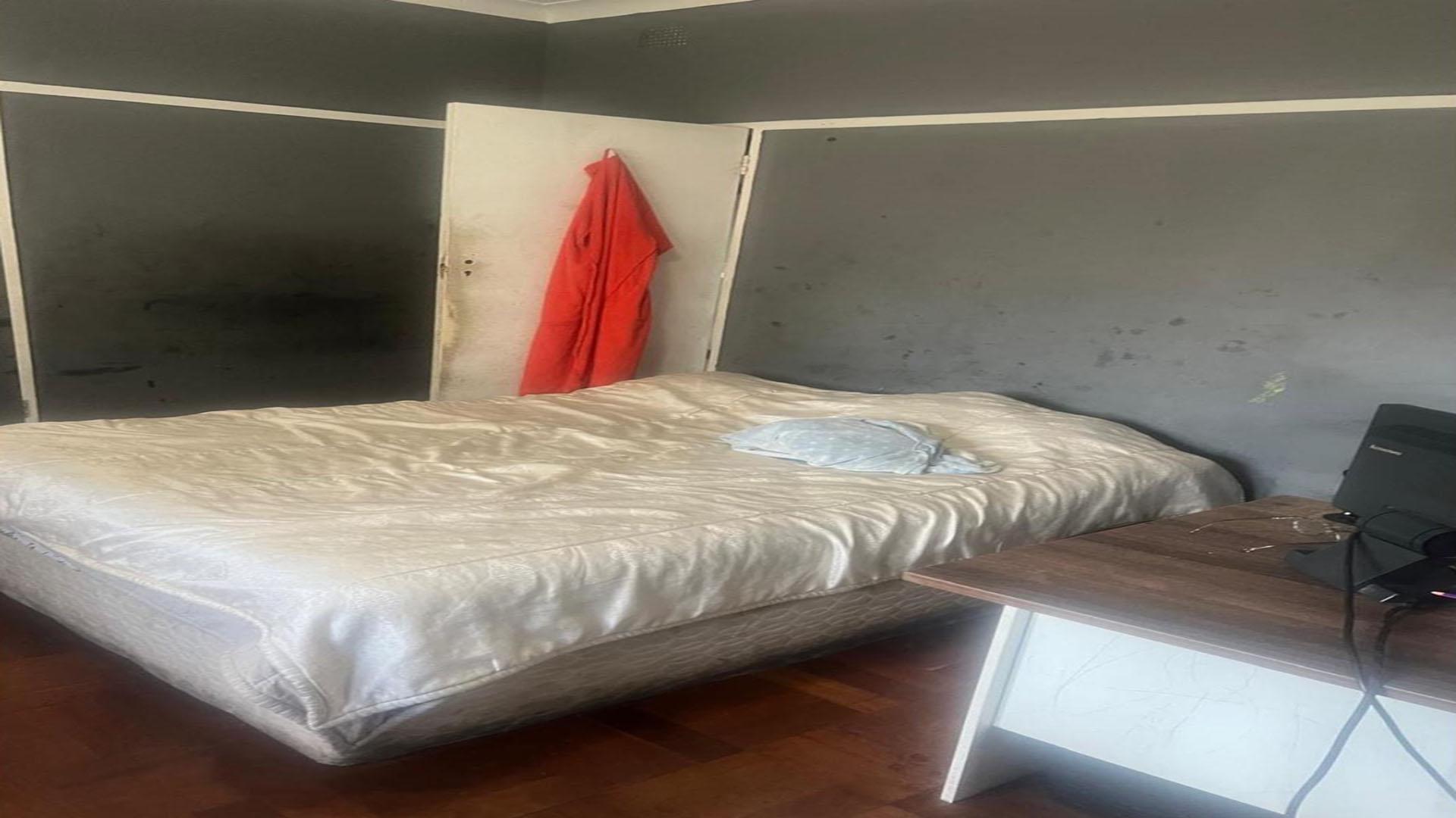 Bed Room 2 of property in Komati
