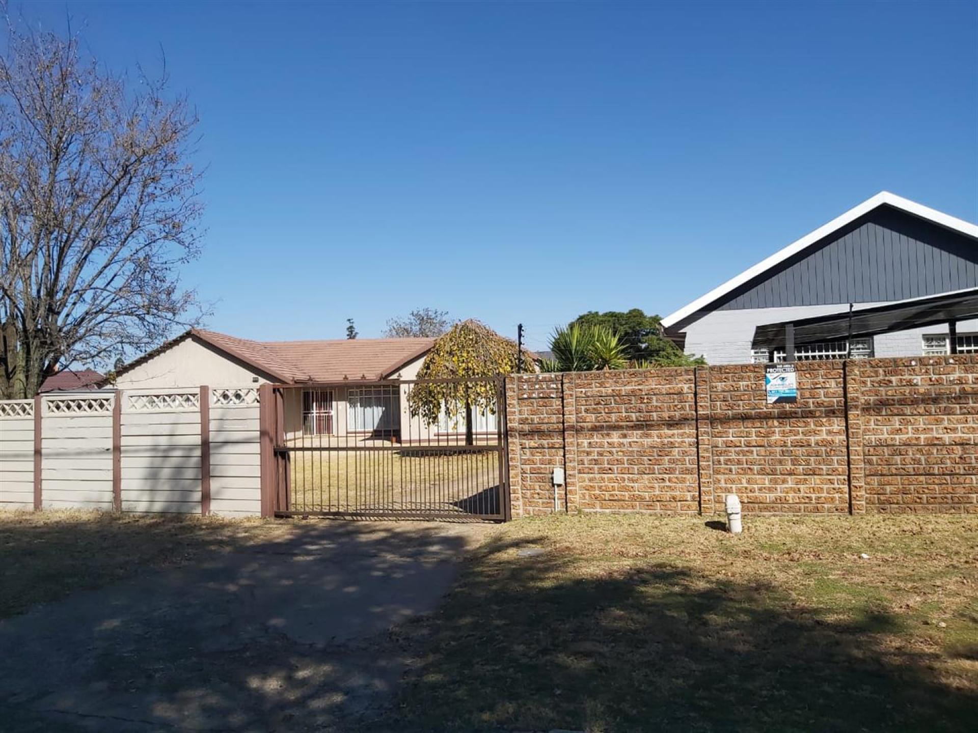 Front View of property in Springs