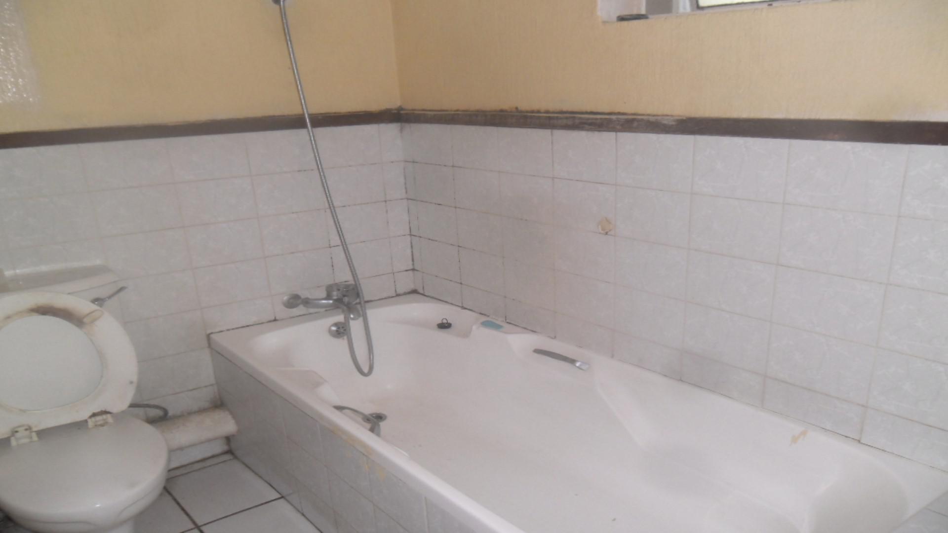 Bathroom 1 of property in Bryanston