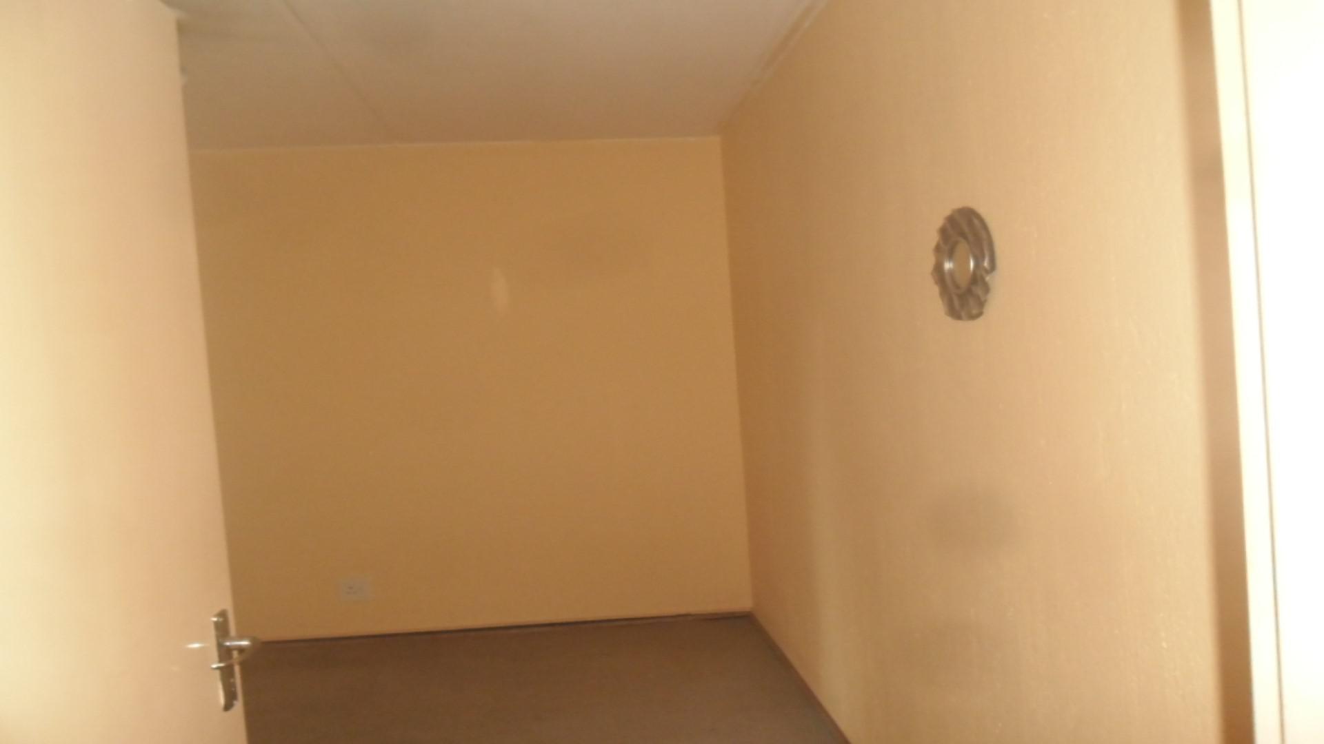 Bed Room 2 of property in Bryanston