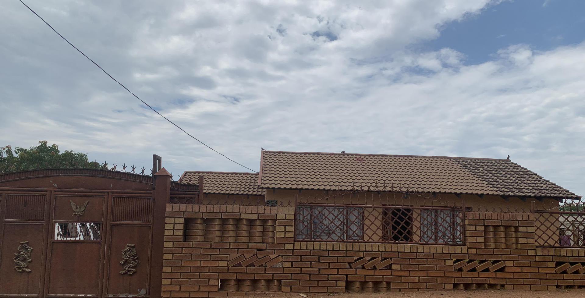 Front View of property in Soshanguve