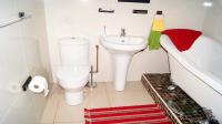 Bathroom 2 - 7 square meters of property in Umzumbe