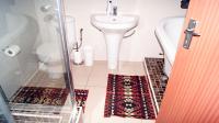 Main Bathroom - 6 square meters of property in Umzumbe