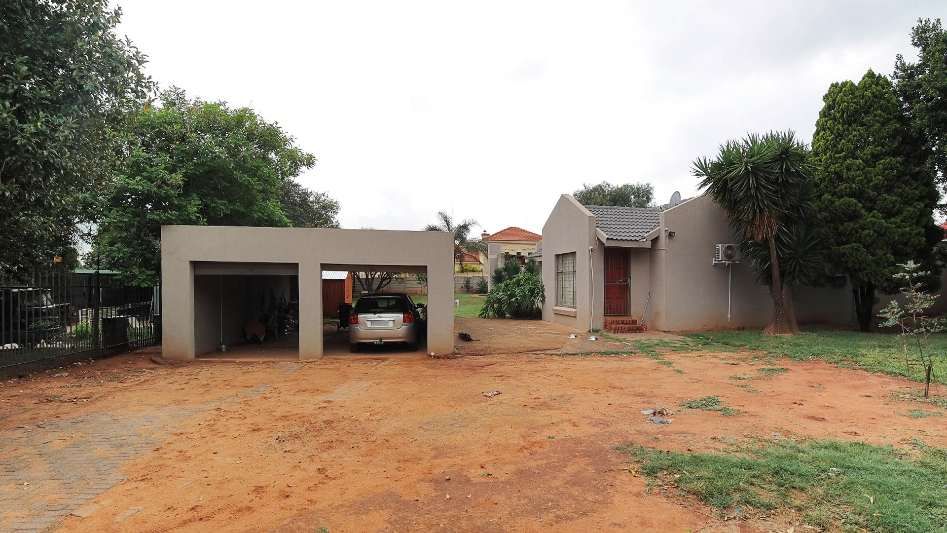 Front View of property in Centurion Central