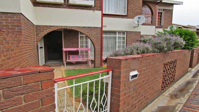2 Bedroom Sectional Title for Sale For Sale in Beyers Park - Private Sale - MR193724