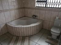 Main Bathroom - 10 square meters of property in Dawn Park