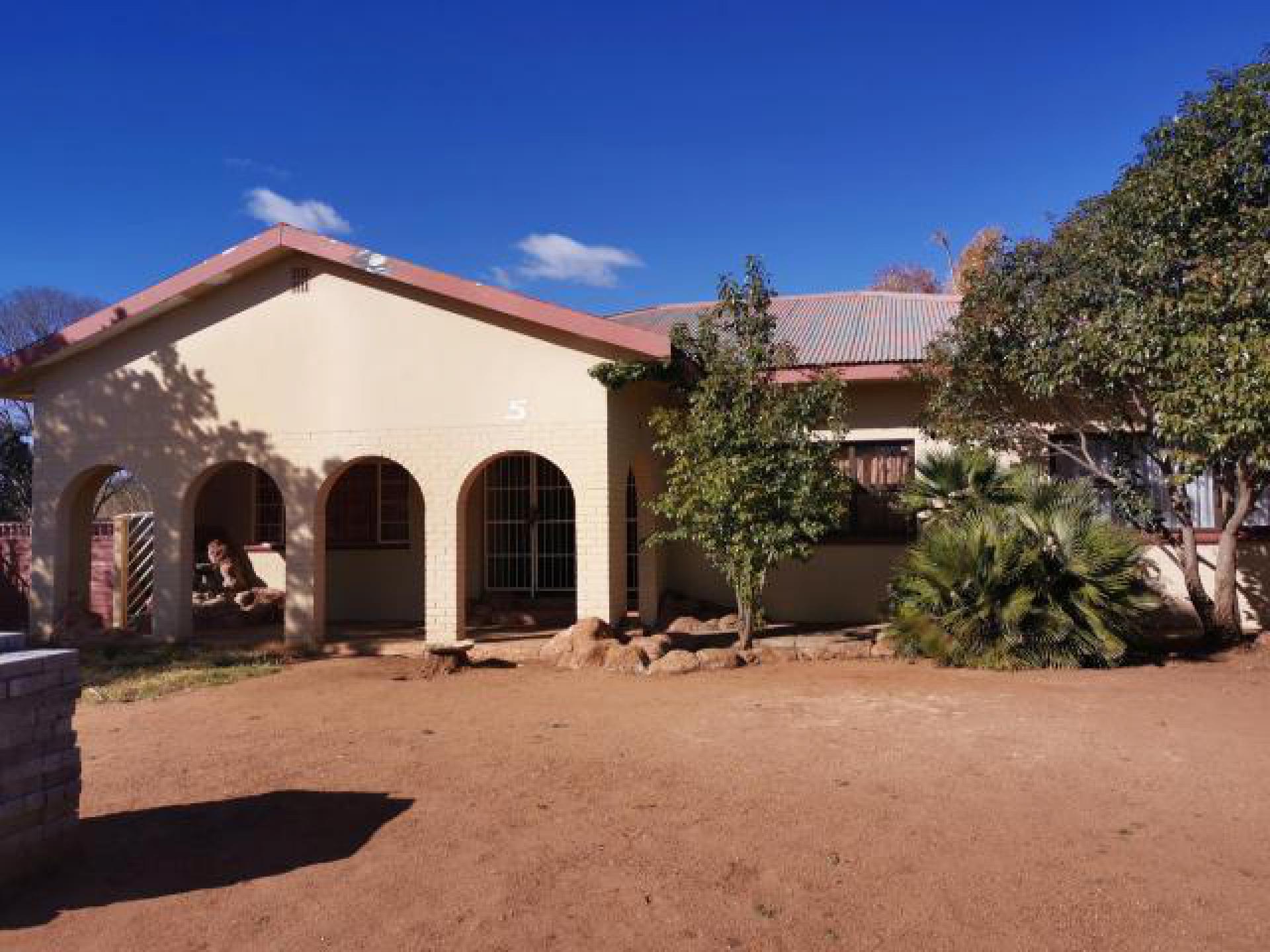 Front View of property in Elandia