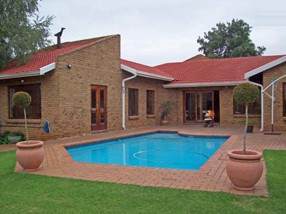 4 Bedroom House for Sale For Sale in Kempton Park - Private Sale - MR19421