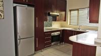 Kitchen - 32 square meters of property in Greenstone Hill