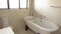 Main Bathroom - 7 square meters of property in Greenstone Hill