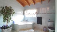 Main Bathroom - 15 square meters of property in Heatherdale