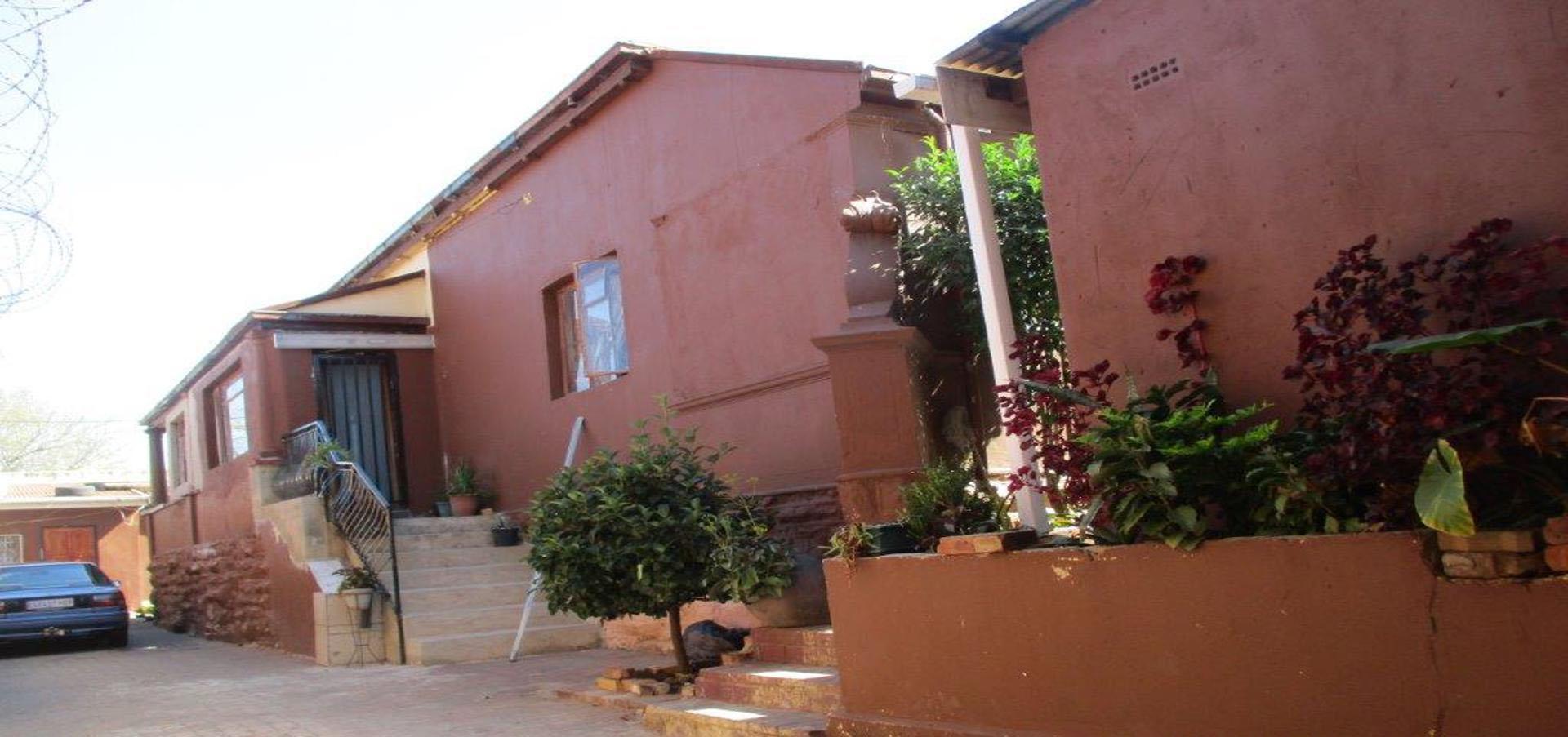 Front View of property in Jeppestown