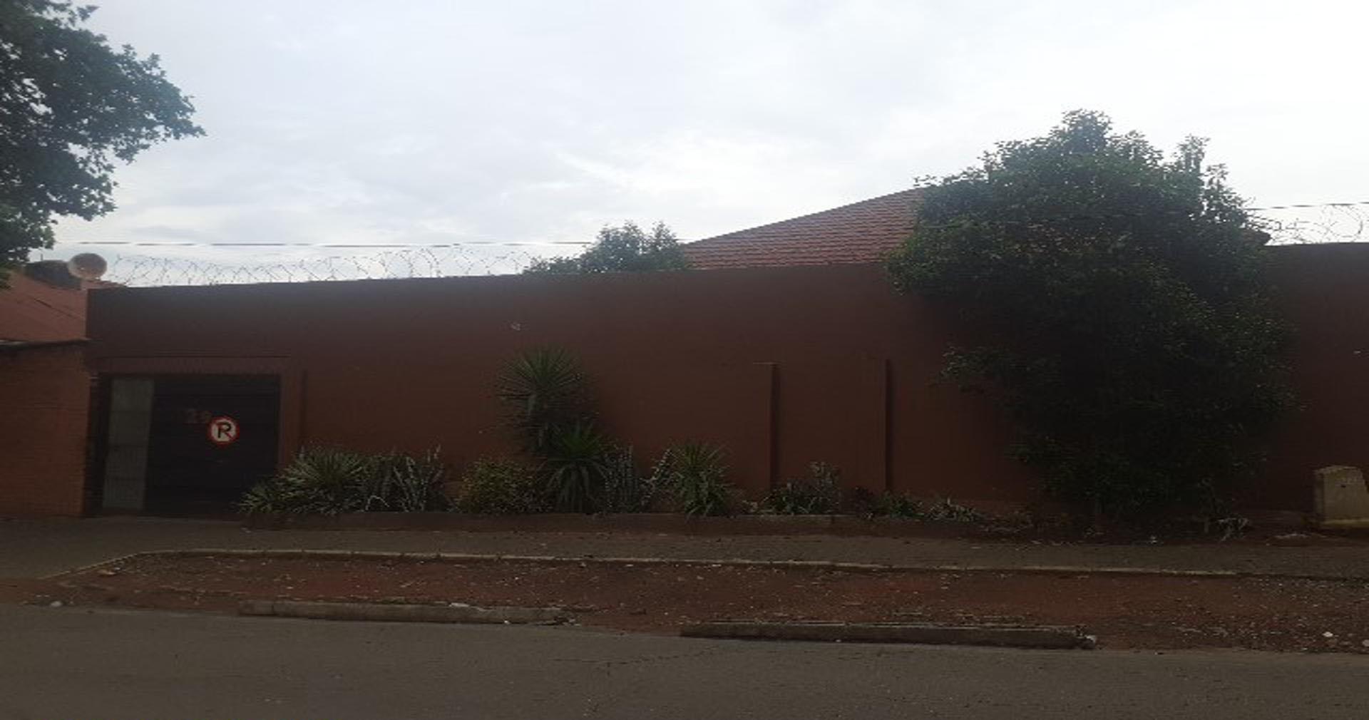 Front View of property in Jeppestown