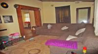 Lounges - 20 square meters of property in Daggafontein