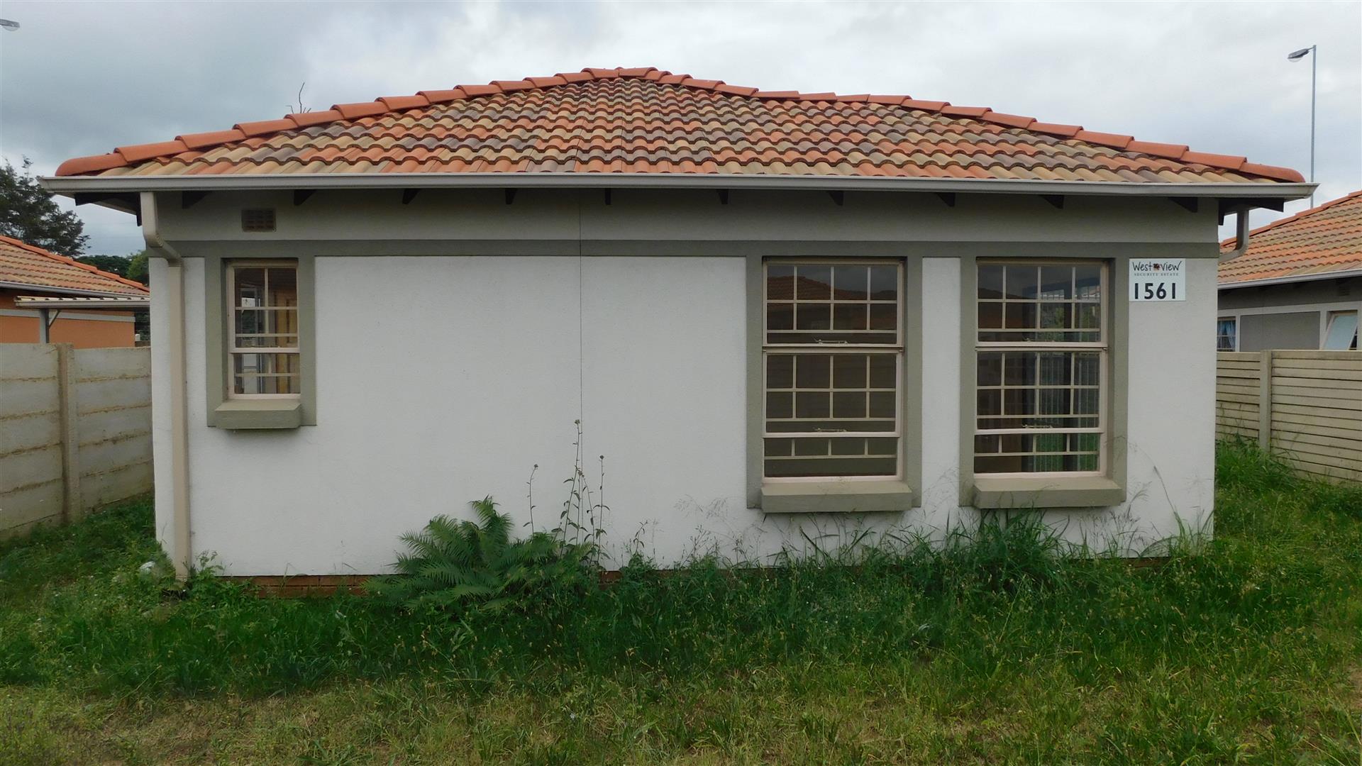 Front View of property in Andeon