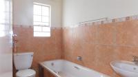 Bathroom 1 - 4 square meters of property in Andeon