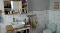 Main Bathroom - 7 square meters of property in Reebok