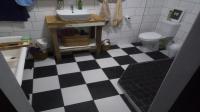 Main Bathroom - 7 square meters of property in Reebok