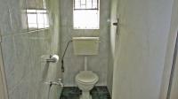 Bathroom 1 - 11 square meters of property in Rhodesfield