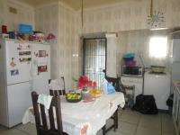 Kitchen - 37 square meters of property in Westonaria