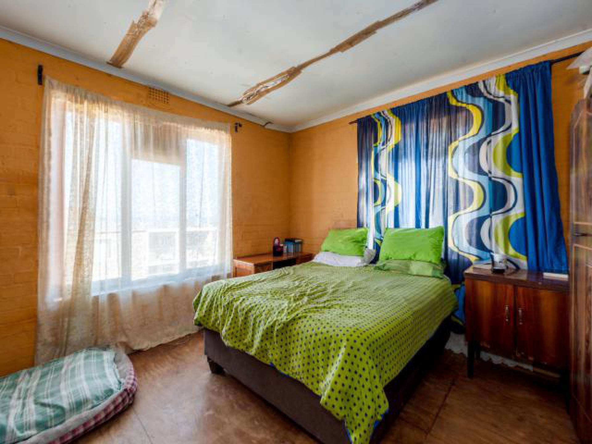 Main Bedroom of property in Ocean View - CPT