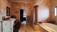 Bathroom 2 - 19 square meters of property in Hartbeespoort