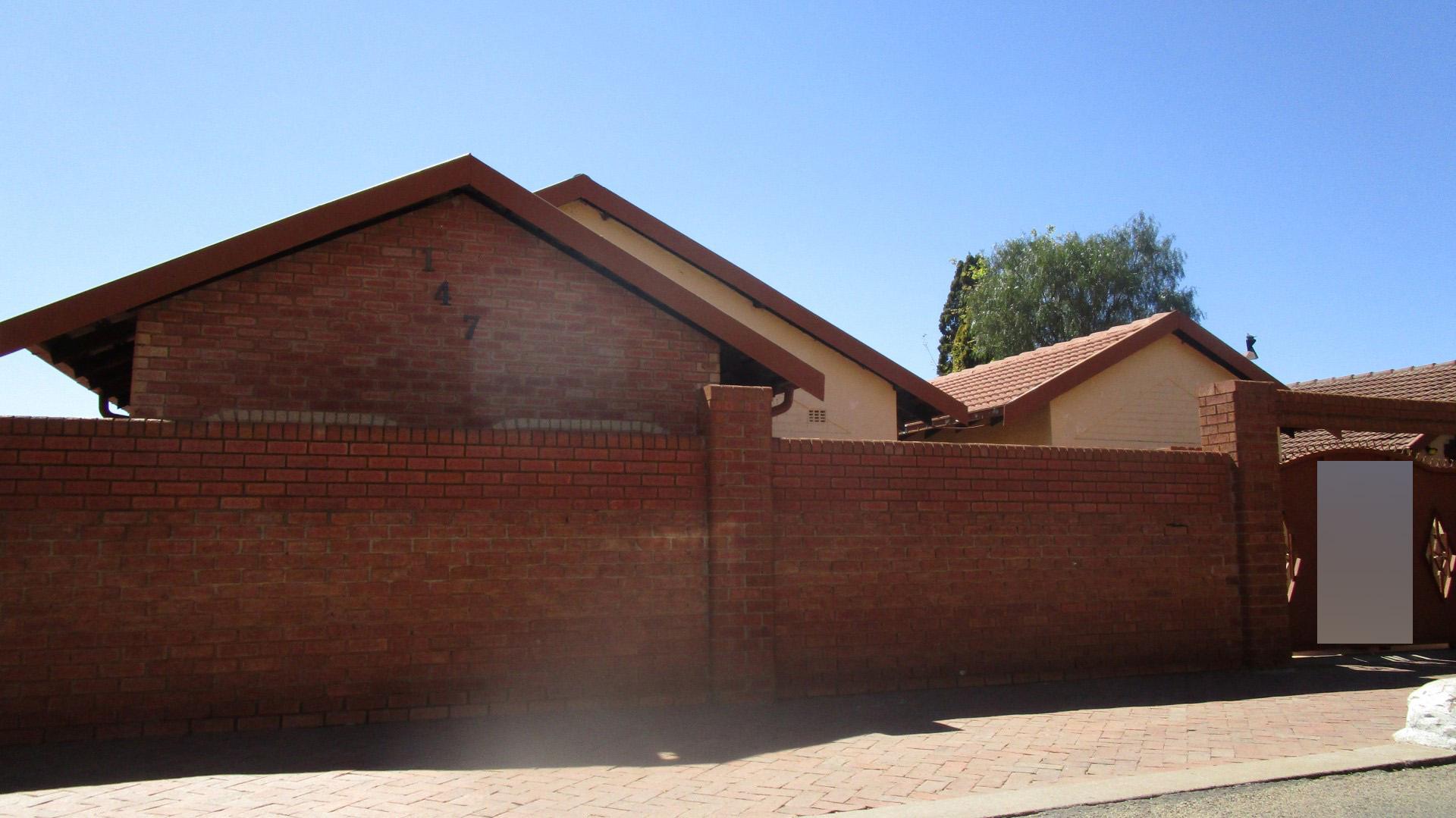 Front View of property in Tembisa