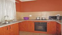 Kitchen - 7 square meters of property in Greenhills