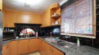 Kitchen - 14 square meters of property in Lotus Gardens