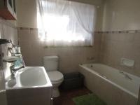 Bathroom 2 - 5 square meters of property in Vaalpark