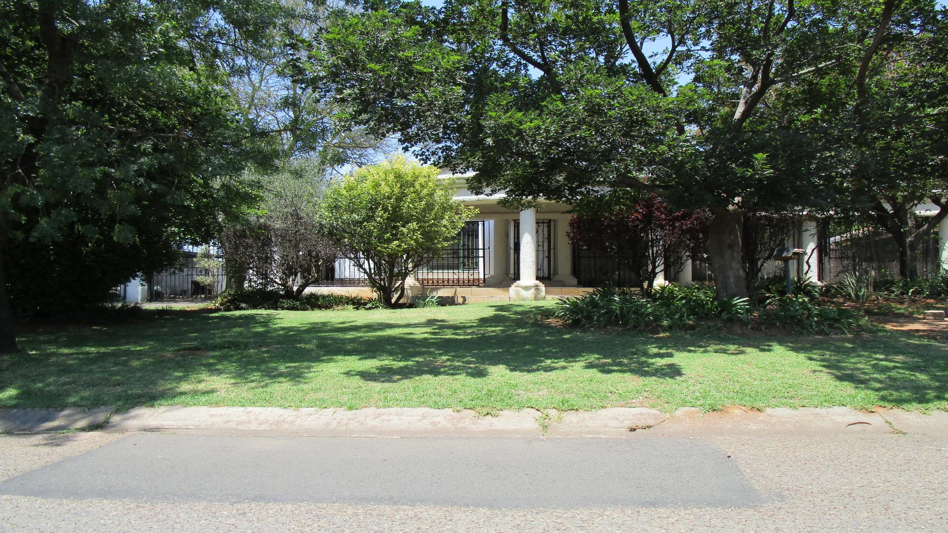 Front View of property in Del Judor