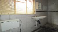 Bathroom 1 - 4 square meters of property in Del Judor