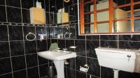 Bathroom 3+ - 7 square meters of property in Del Judor