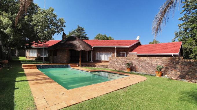 4 Bedroom House for Sale For Sale in Garsfontein - Private Sale - MR199944