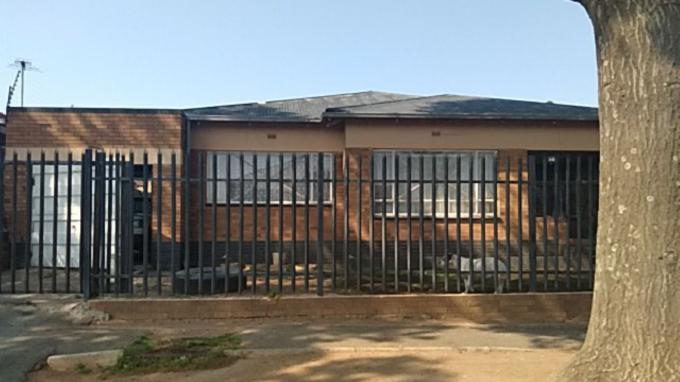 Standard Bank SIE Sale In Execution House for Sale in Forest Hill - JHB - MR200004
