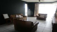 Lounges - 27 square meters of property in Alberton