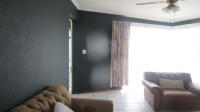 Lounges - 27 square meters of property in Alberton