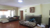 Lounges - 36 square meters of property in Kloof 
