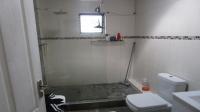 Bathroom 1 - 6 square meters of property in Kloof 