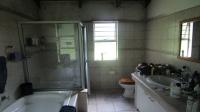 Bathroom 3+ - 21 square meters of property in Kloof 