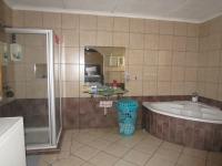 Main Bathroom - 13 square meters of property in Risiville