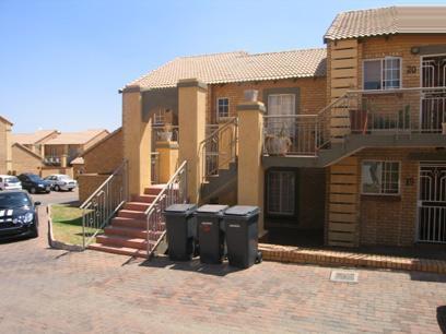 2 Bedroom Simplex for Sale For Sale in Mooikloof - Private Sale - MR20140