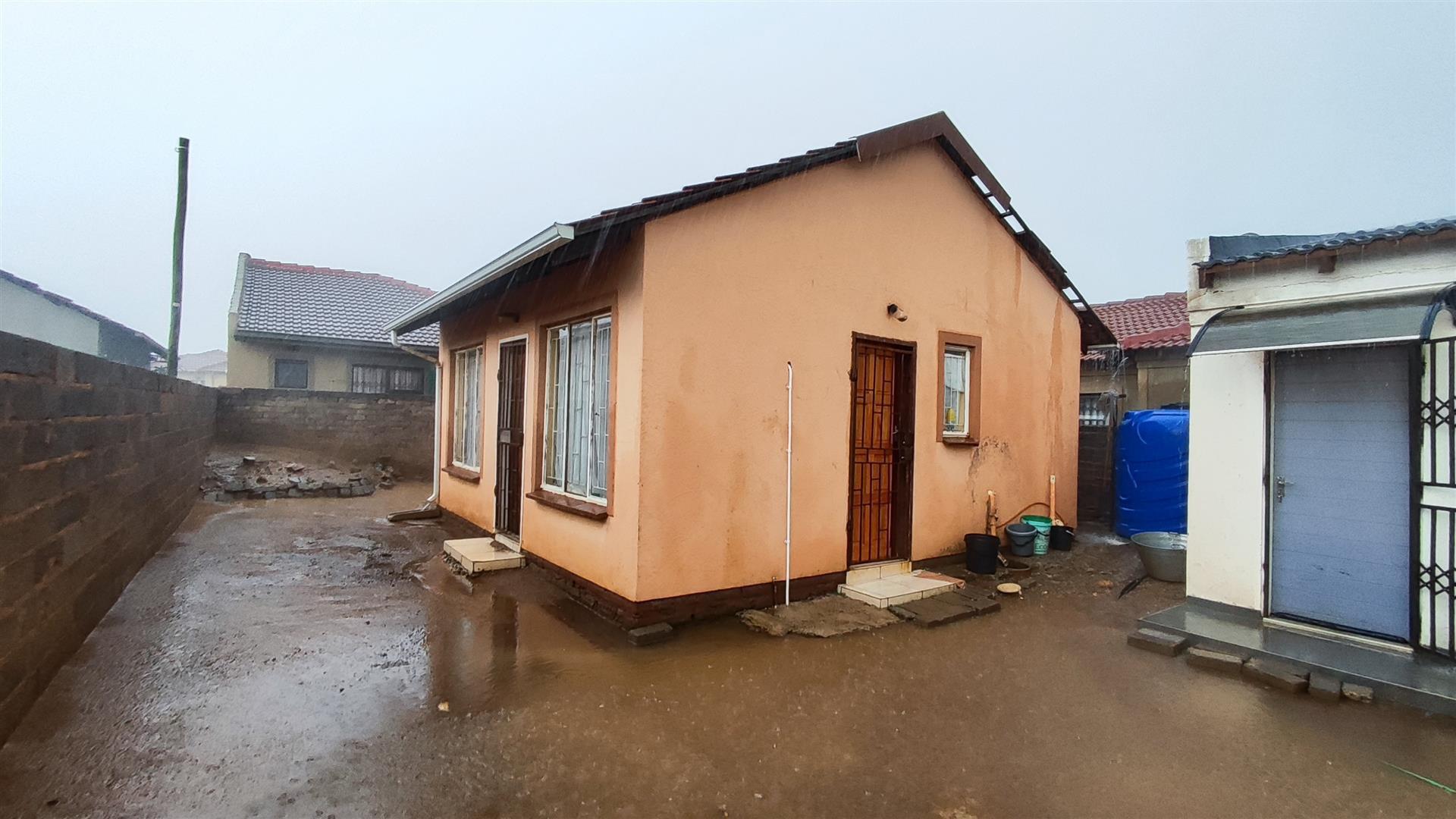 Front View of property in Lakeside - (Vereeniging)