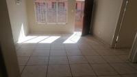 Lounges - 13 square meters of property in Lakeside - (Vereeniging)