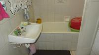 Bathroom 1 - 6 square meters of property in Ruyterwacht