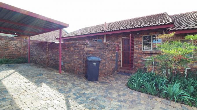 2 Bedroom Sectional Title for Sale For Sale in Highveld - Private Sale - MR202432