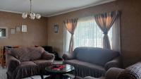Lounges - 34 square meters of property in South Hills