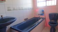 Bathroom 1 - 4 square meters of property in Sharon Park