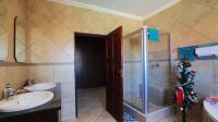 Main Bathroom of property in Rua Vista